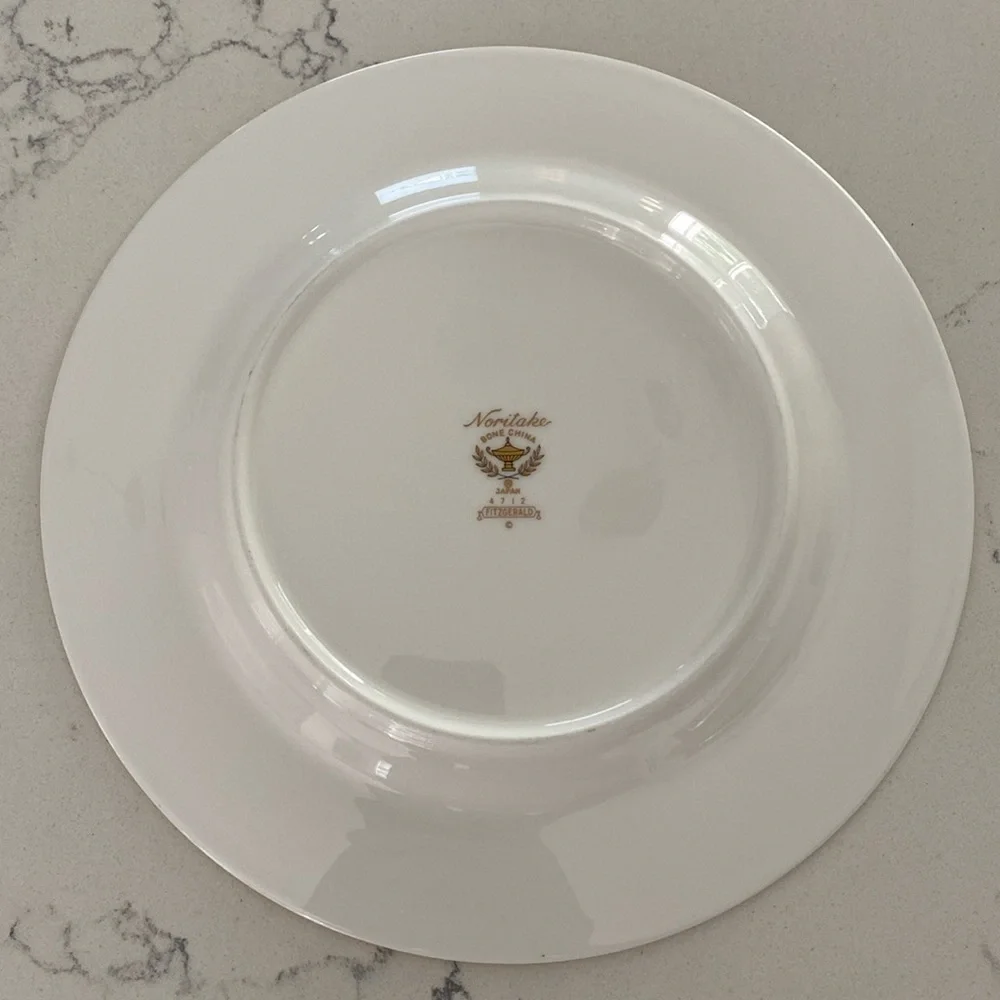Noritake Fitzgerald | Set of 4 Bone China Salad Plates (Marbled Green/Gold)